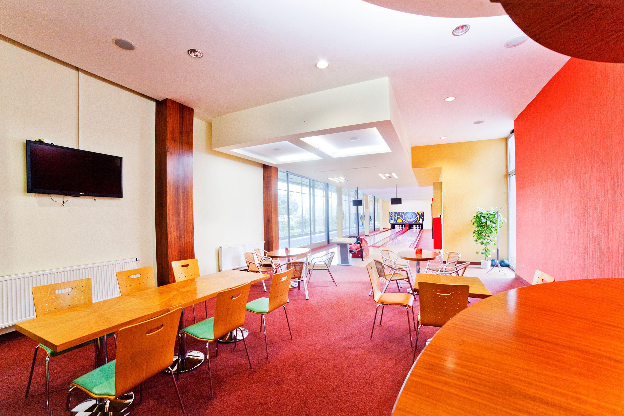 Sport center with bowling and bar